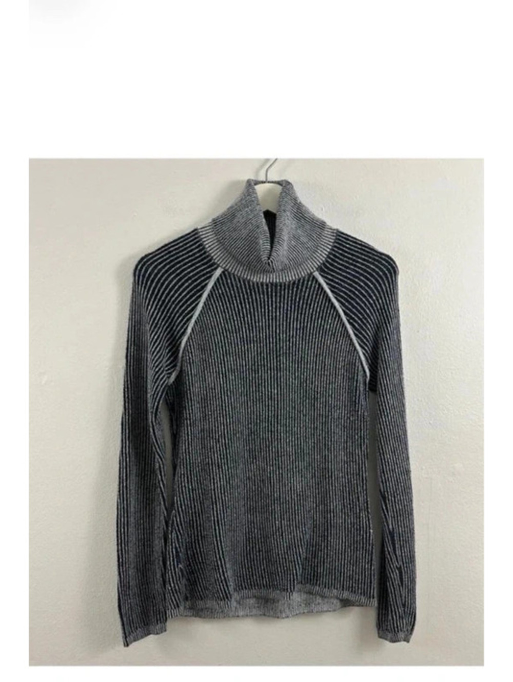 Abercrombie & Fitch Women's Striped Keyhole Back Sweater Size S